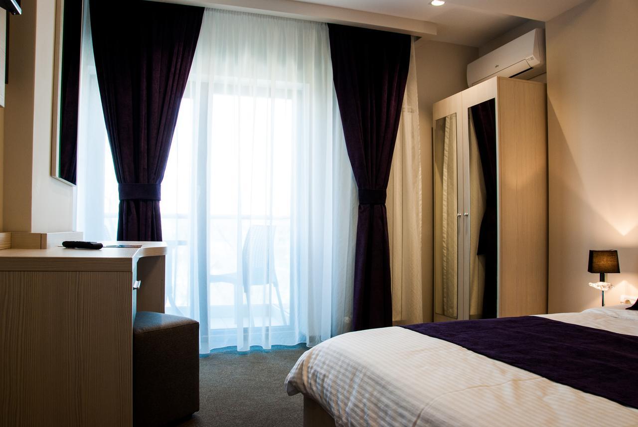 Hotel Milano Blue Mamaia Exterior foto